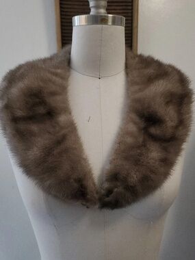 1950’s Dyed Grey Mink Collar With Satin Backing